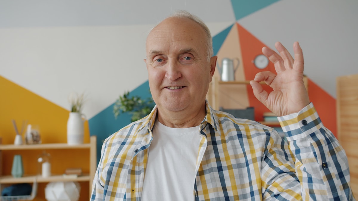Antioxidant compounds for aging